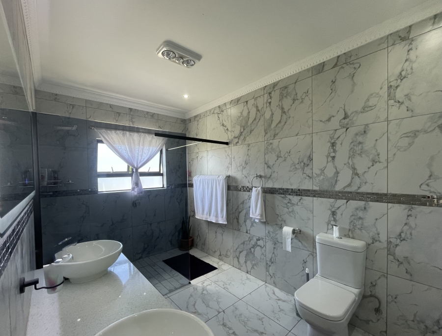 4 Bedroom Property for Sale in Country Club Western Cape